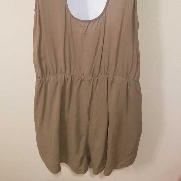 Romper - Picture 4 of 4